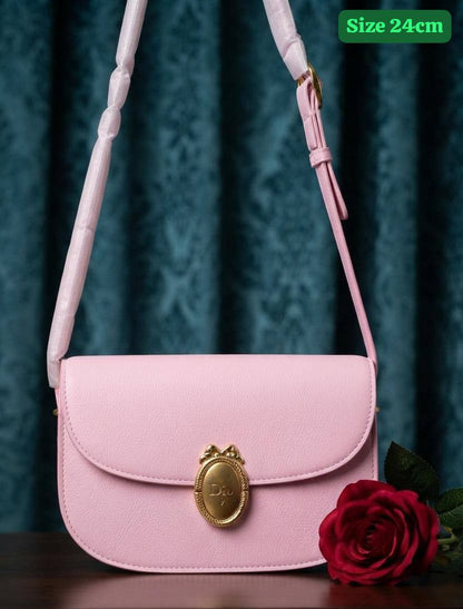 Bottega

Good quality 
with box 
110 dhs🇦🇪🇦🇪🇦🇪

Zain186
♥️♥️♥️