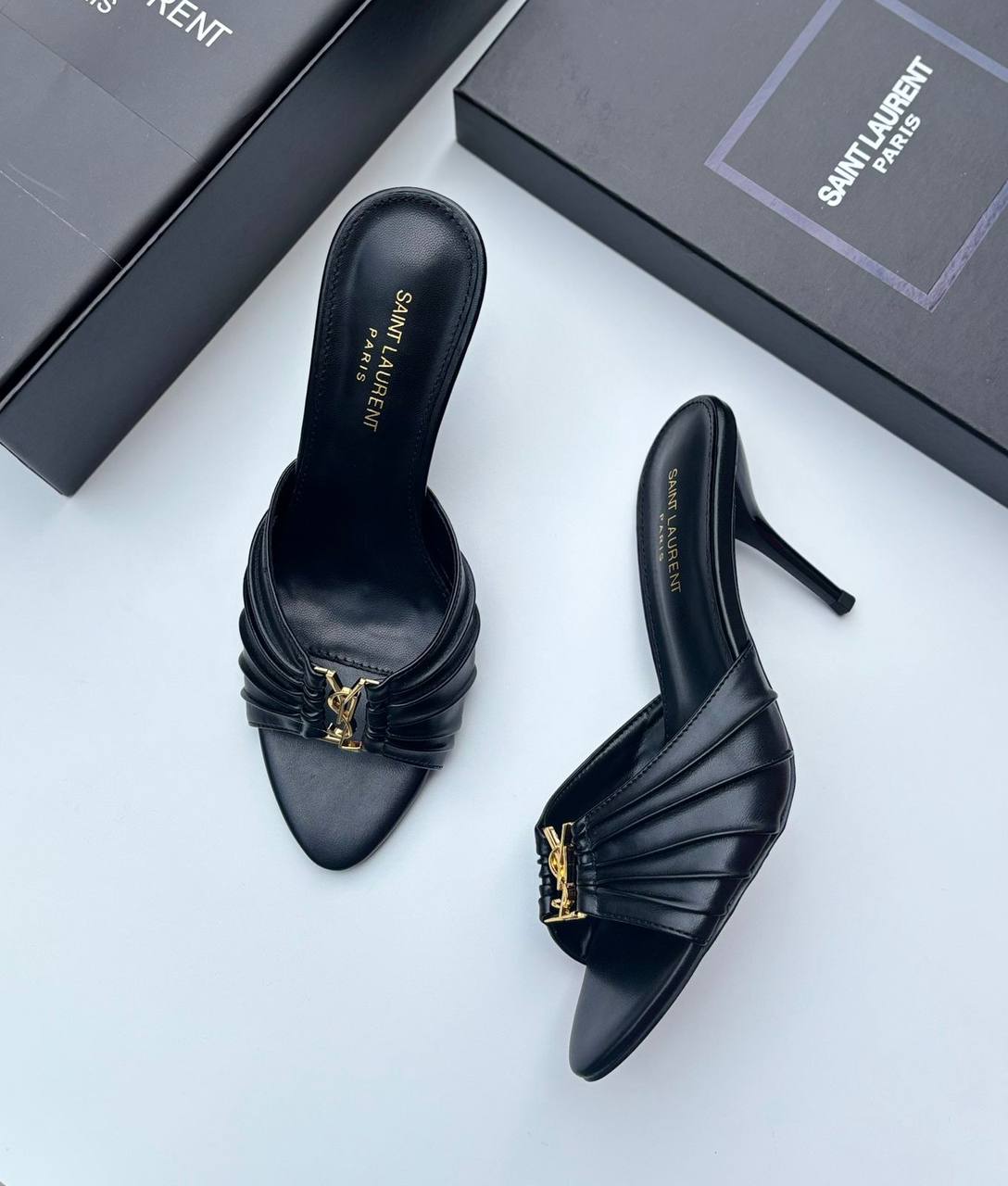 YSL
Size:36 to 41
120 dhs💓

Zain241
♥️♥️♥️