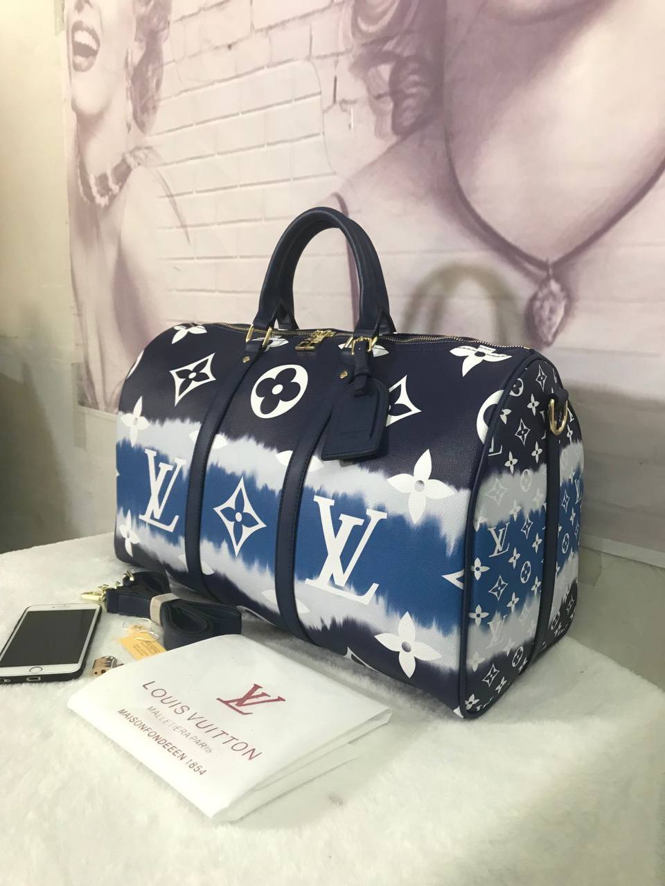 LV 
Travel Bags
140 dhs✅ Glossy
130 dhs✅ Normal

Zain137
♥️♥️♥️