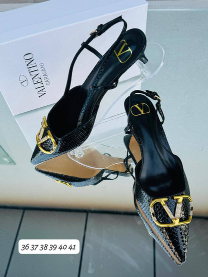 VALENTINO
110 dhs🪙🌨️

Zain21
♥️♥️♥️