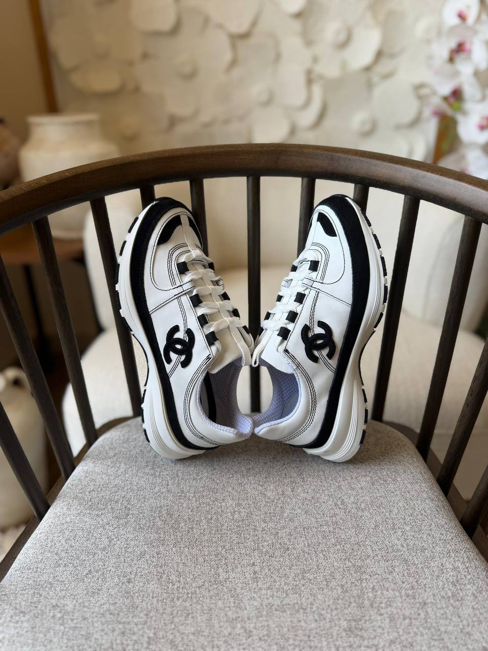 Chanel 
𝑨𝑨𝑨 𝑸𝒖𝒂𝒍𝒊𝒕𝒚
𝑺𝒊𝒛𝒆 𝟑5 𝒕𝒐 𝟒2 
450 dhs✅

Zain81
♥️♥️♥️