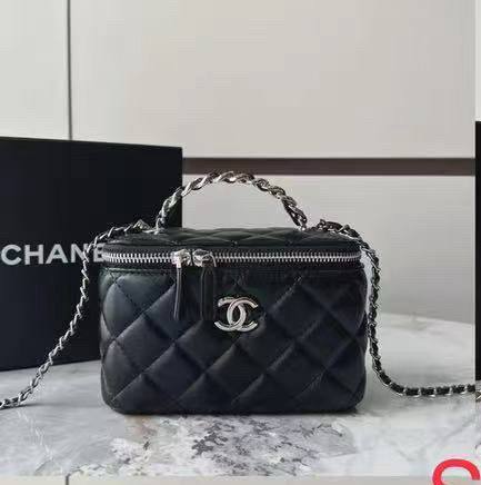 Chanel
with box
100 dhs✅

Zain143
♥️♥️♥️