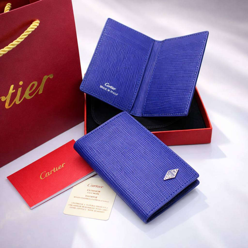 Cartier wallet 
with box 
🎁🎁🎁

45 dhs❣️

Zain78
♥️♥️♥️
