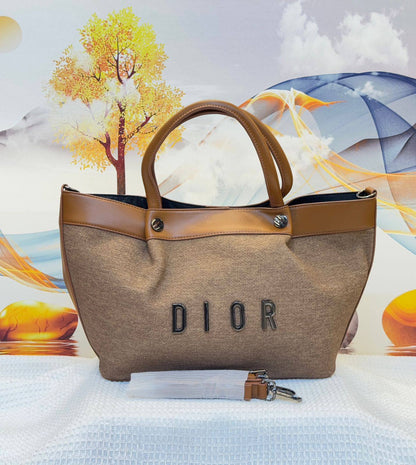 DIOR 
Best quality 

without box
115 dhs🇦🇪🇦🇪

size30CM
Zain290
♥️♥️♥️