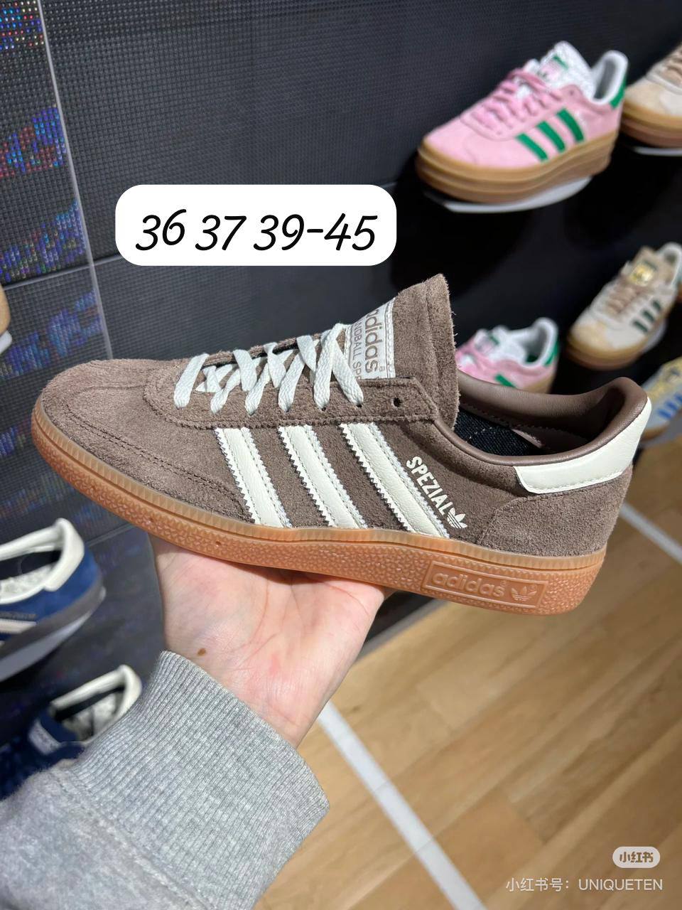 Available now 
Size on picture 
Good quality 
110 dhs🪙🖤

Zain138
♥️♥️♥️