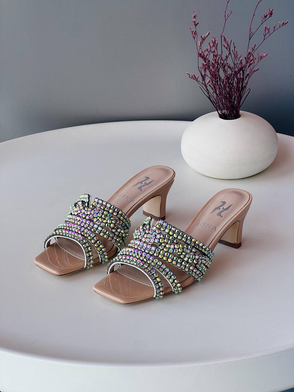 Gina
Size 36_41
Super high quality* 
450 dhs✅

Zain176
♥️♥️♥️