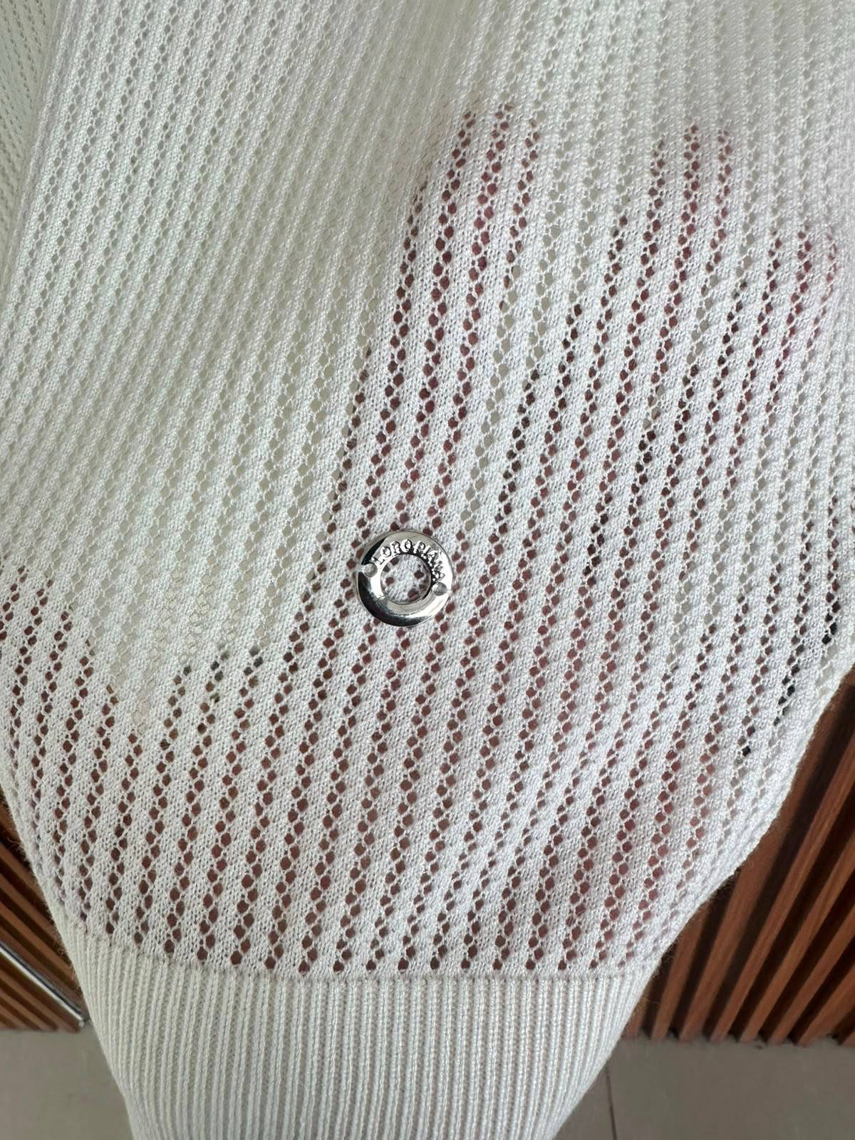 LORO PIANA

Women’s Tshirt
Master Quality 

SML
350 dhs🇦🇪🇦🇪🇦🇪

Zain276
♥️♥️♥️