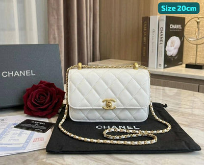 Chanel

Good quality 
with box 
100 dhs🇦🇪🇦🇪🇦🇪

Zain186
♥️♥️♥️