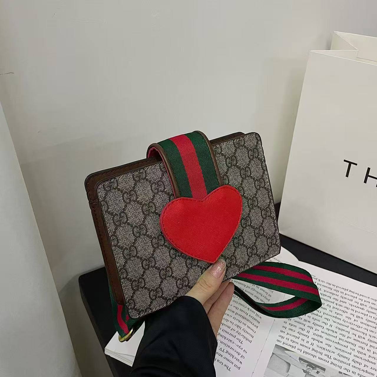 GUCCI
Size  18cm
70 dhs💛

Zain04
♥️♥️♥️