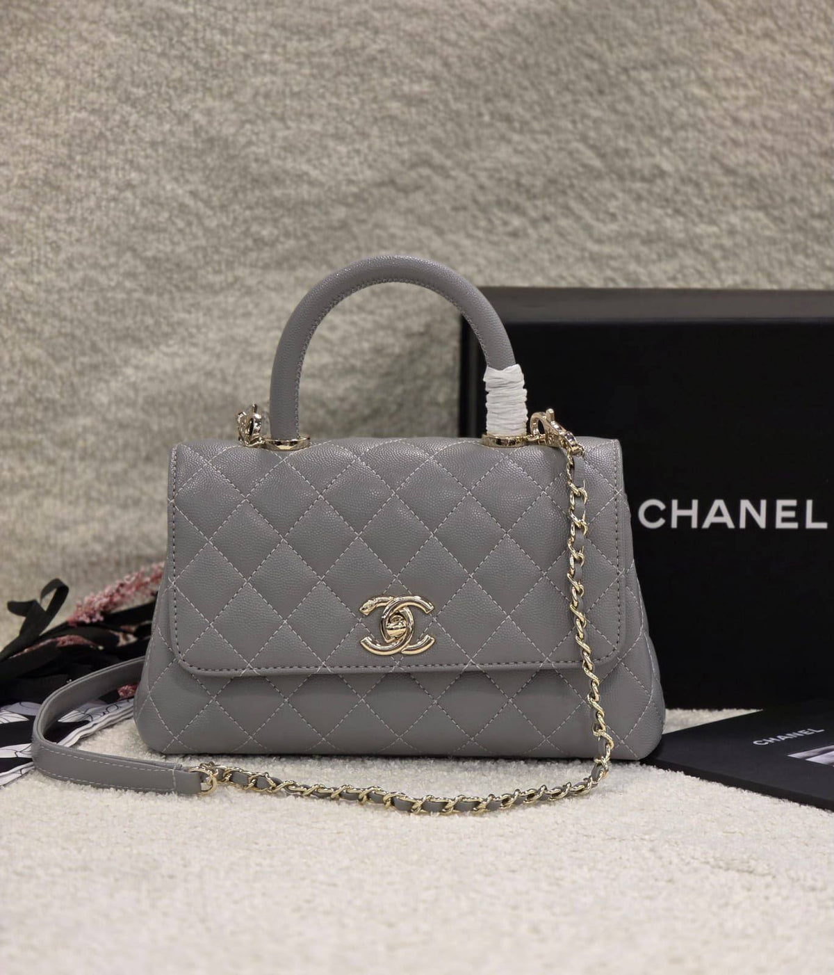 Chanel CoCo Bag

23Cm 
Good Quality 
300 dhs🇦🇪🇦🇪

Zain131
♥️♥️♥️