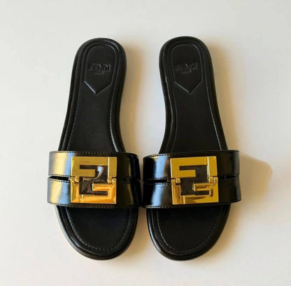 FENDI
☘️ *SIZE  36  to 41 ☘️                                                                                                       180 dhs❣️*

Zain224
♥️♥️♥️
