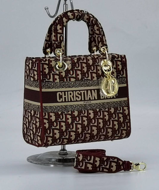 Dior

High quality

115 dhs❤️

with box
🎁🎁🎁

Zain136
♥️♥️♥️