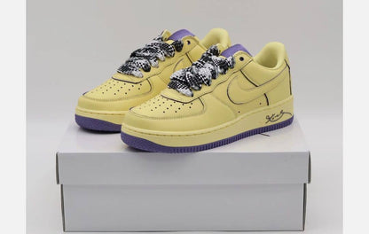 Nike
Size 40 to 45 
110 dhs💓

Zain27
♥️♥️♥️