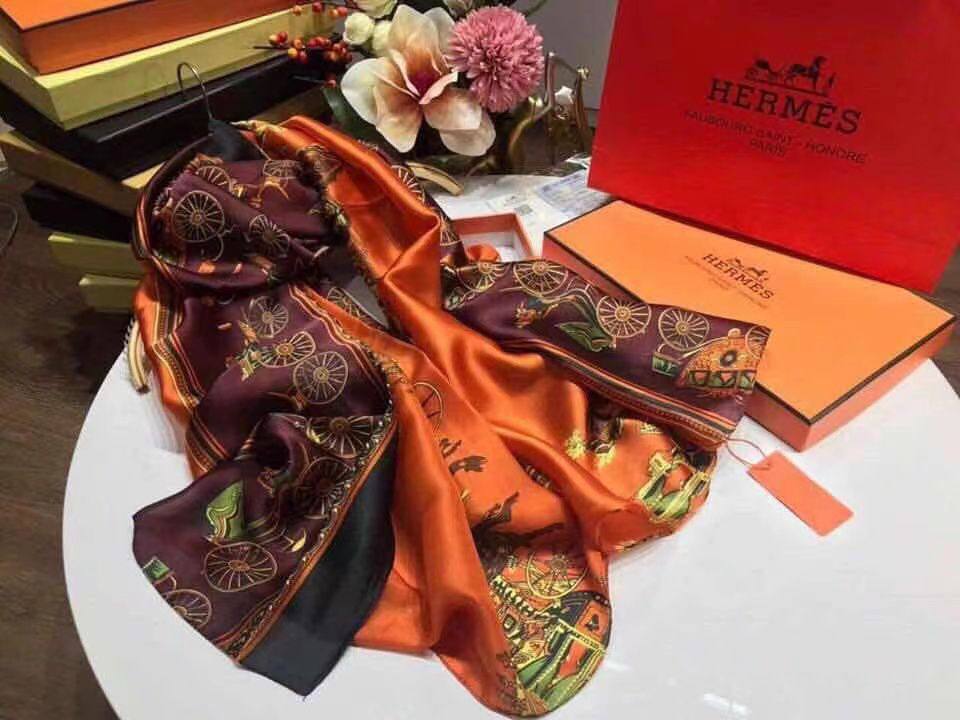 Silk scarf 
40 dhs✅

Zain93
♥️♥️♥️