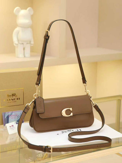 Coach
95 dhs✅
with box

Zain235
♥️♥️♥️