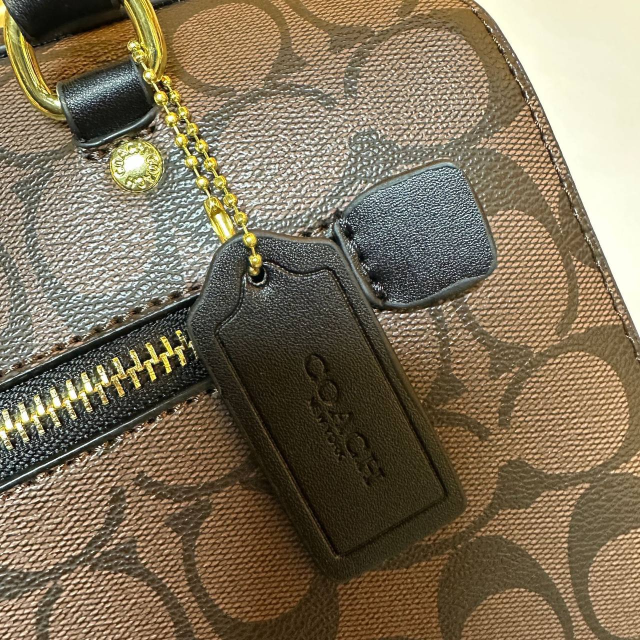 COACH 
HIGH QUALITY 

WITH BOX 
🎁🎁🎁

110 dhs✅

Zain39
♥️♥️♥️