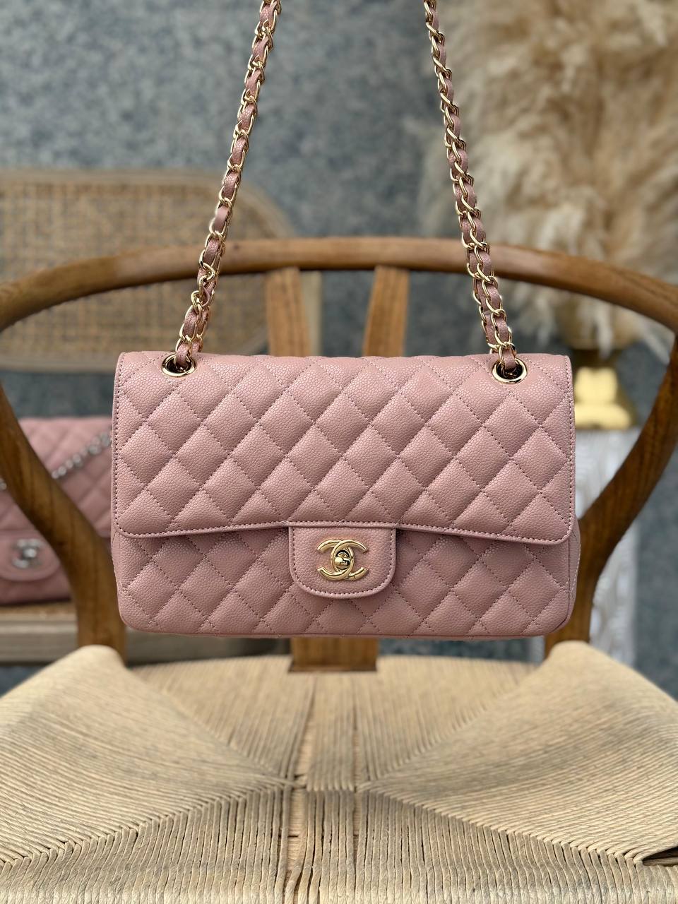 CHANEL
25cm
370 dhs✅
Top quality 
With box🎁

Zain167
♥️♥️♥️