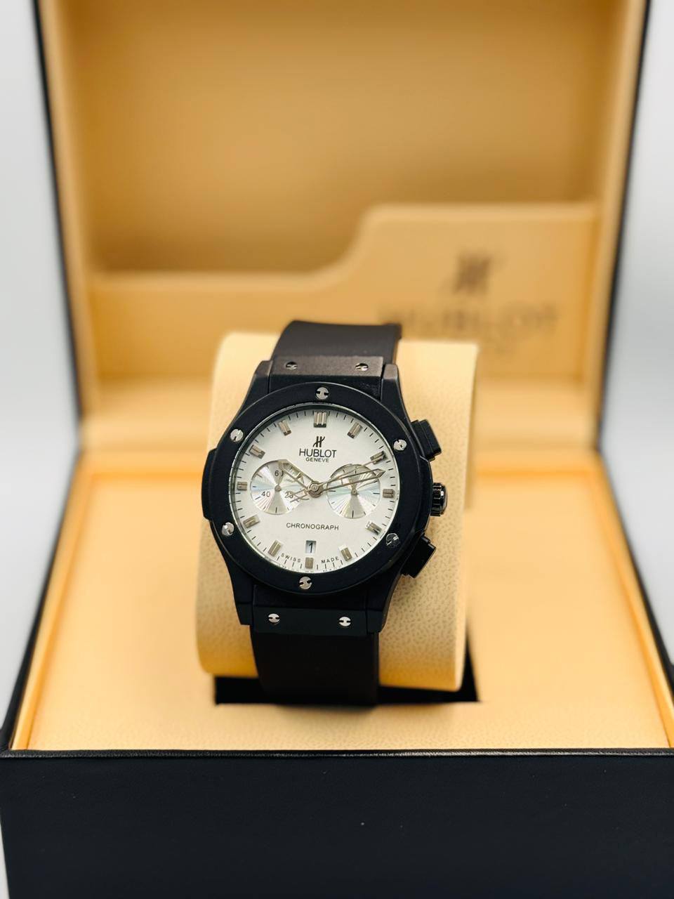 Hublot Men Available 
85 dhs❤️

Zain08
♥️♥️♥️