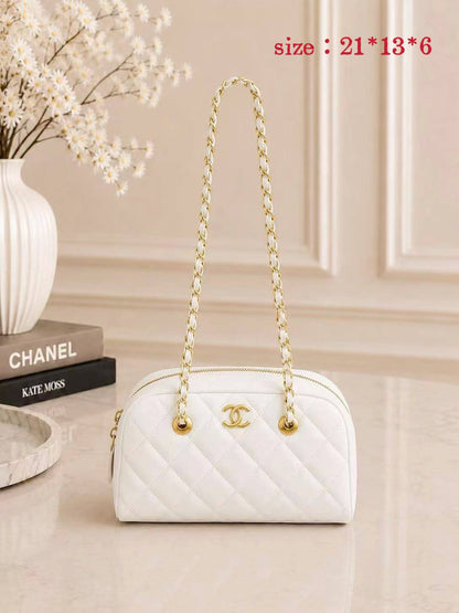 Chanel

100 dhs🇦🇪🇦🇪

with box

Zain38
♥️♥️♥️