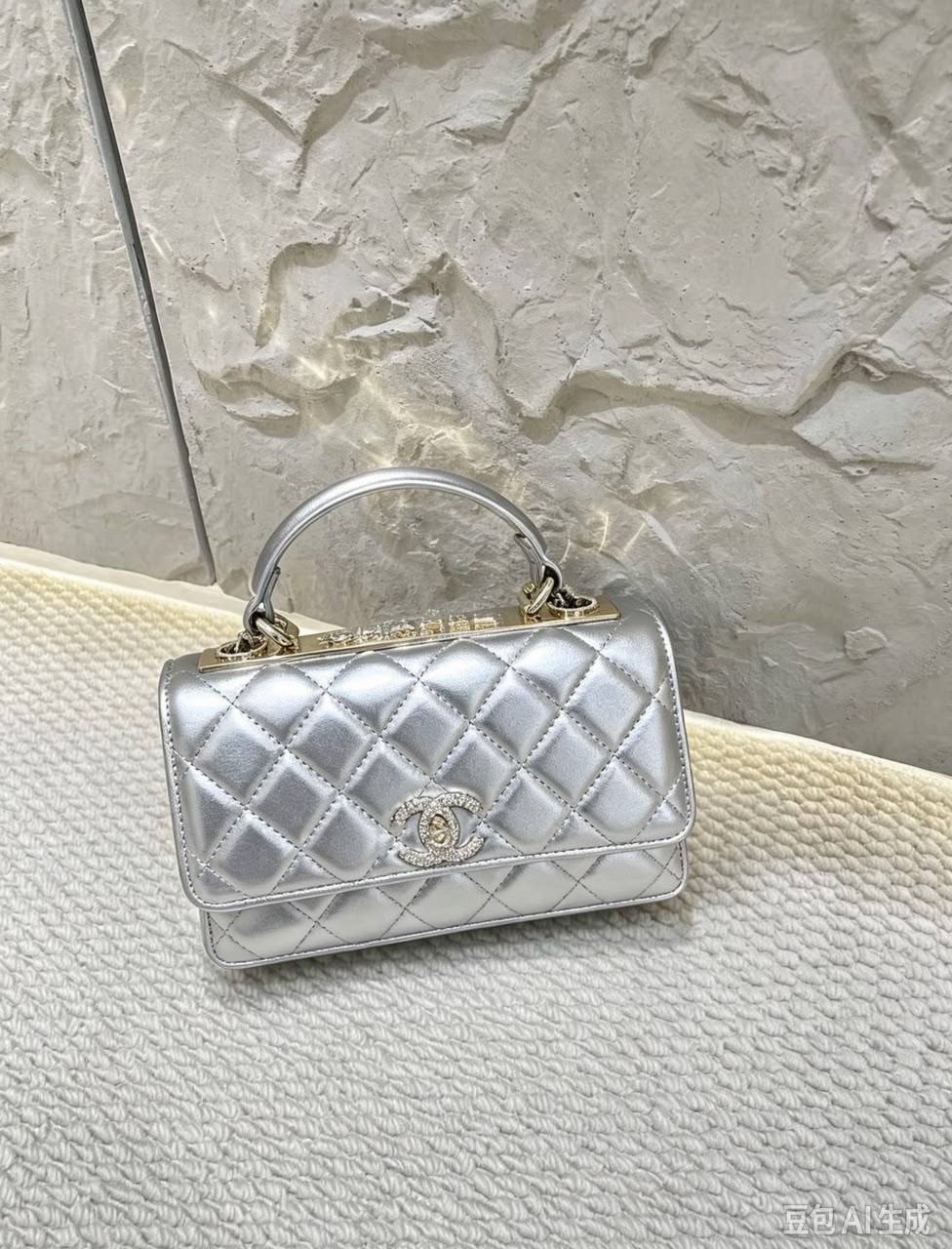 Chanel
110 dhs🇦🇪🇦🇪

High-quality 
with box

Zain35
♥️♥️♥️