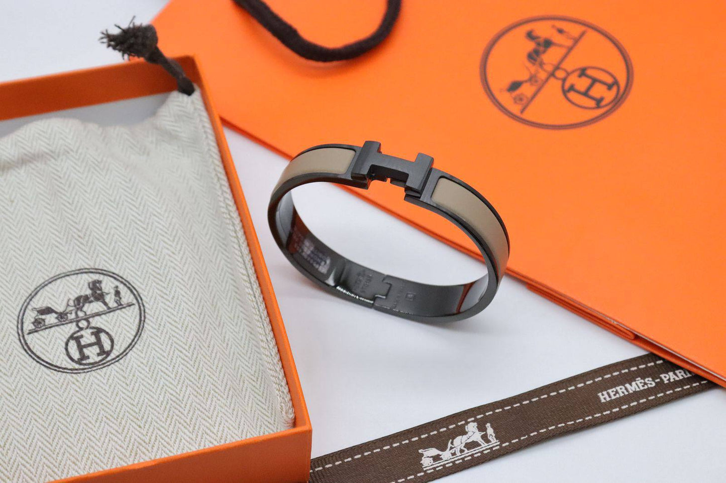 Hermes Bracelet
Super Master
105 dhs🌺
With Full Packing.

Zain33
♥️♥️♥️