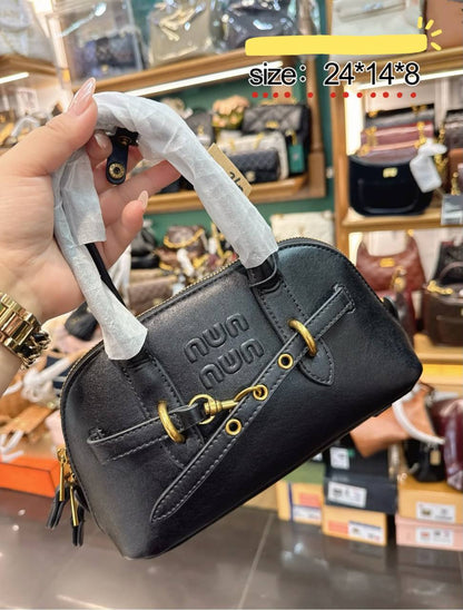 Miu Miu
with box
90 dhs✅

Zain38
♥️♥️♥️