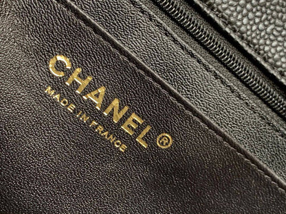 CHANEL

 RESTOCK 
GOOD QUALITY 

WITH BOX 
100 dhs🇦🇪🇦🇪

Size:22cm

Zain295
Zain39
♥️♥️♥️