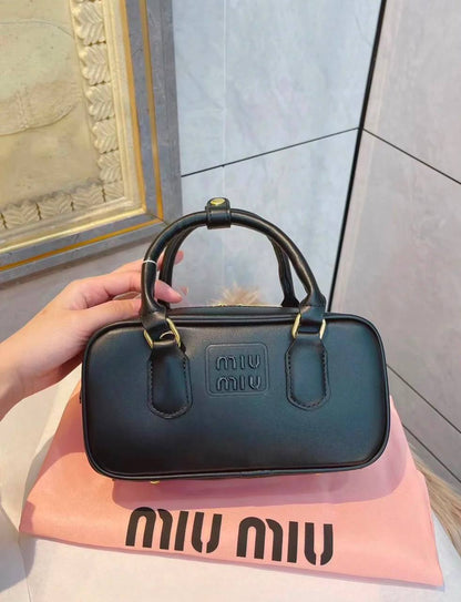 Miu Miu
100 dhs🇦🇪🇦🇪
good-quality with box

Zain35
♥️♥️♥️