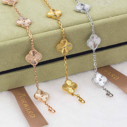 VCA Bracelet* 💎💐
Master quality 🎲

65  AED normal box 📦 
110 AED master box 🗃️

Zain48
♥️♥️♥️