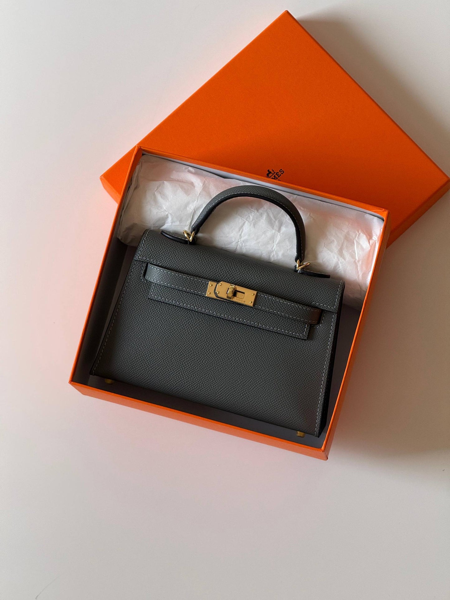 Hermes minikelly 19cm💕master quality😍

with box❤️
🎁🎁🎁

340 dhs🪙🌨️

Zain52
♥️♥️♥️