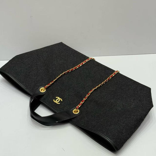 Chanel Master
360 dhs🪙💚

Zain228
♥️♥️♥️