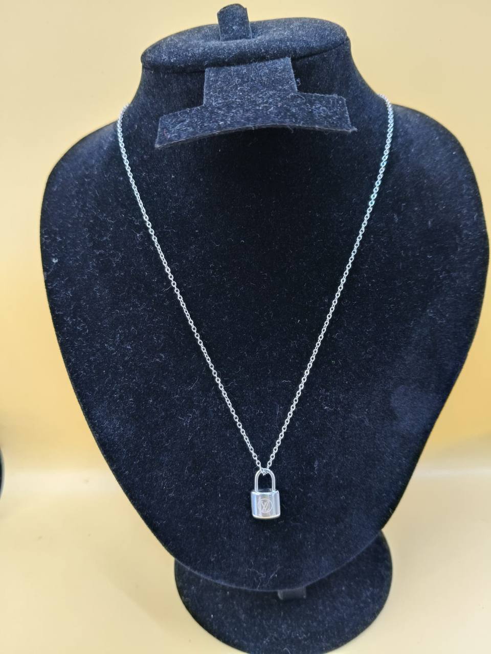 necklace
20 dhs🇦🇪

Zain25
♥️♥️♥️