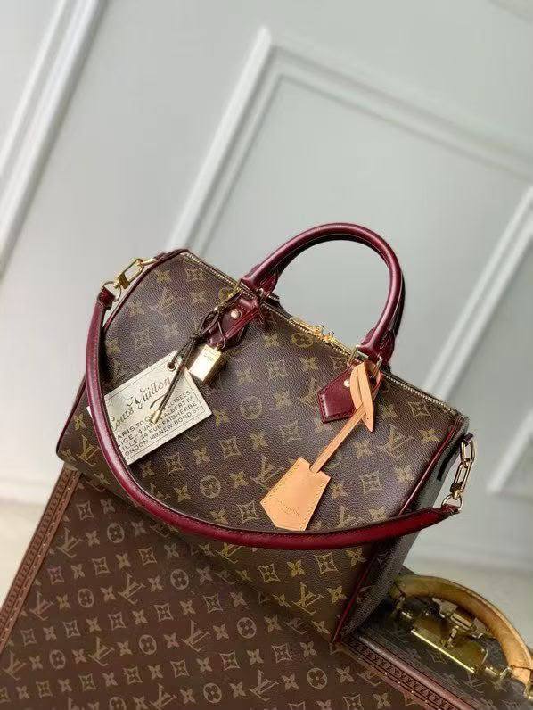 LV
SPEEDY

SIZE 30 cm

For Price 👇 WhatsApp✅
0568585901 
0507557372
0552275751 Owner Zain 👌


Zain274
♥️♥️♥️