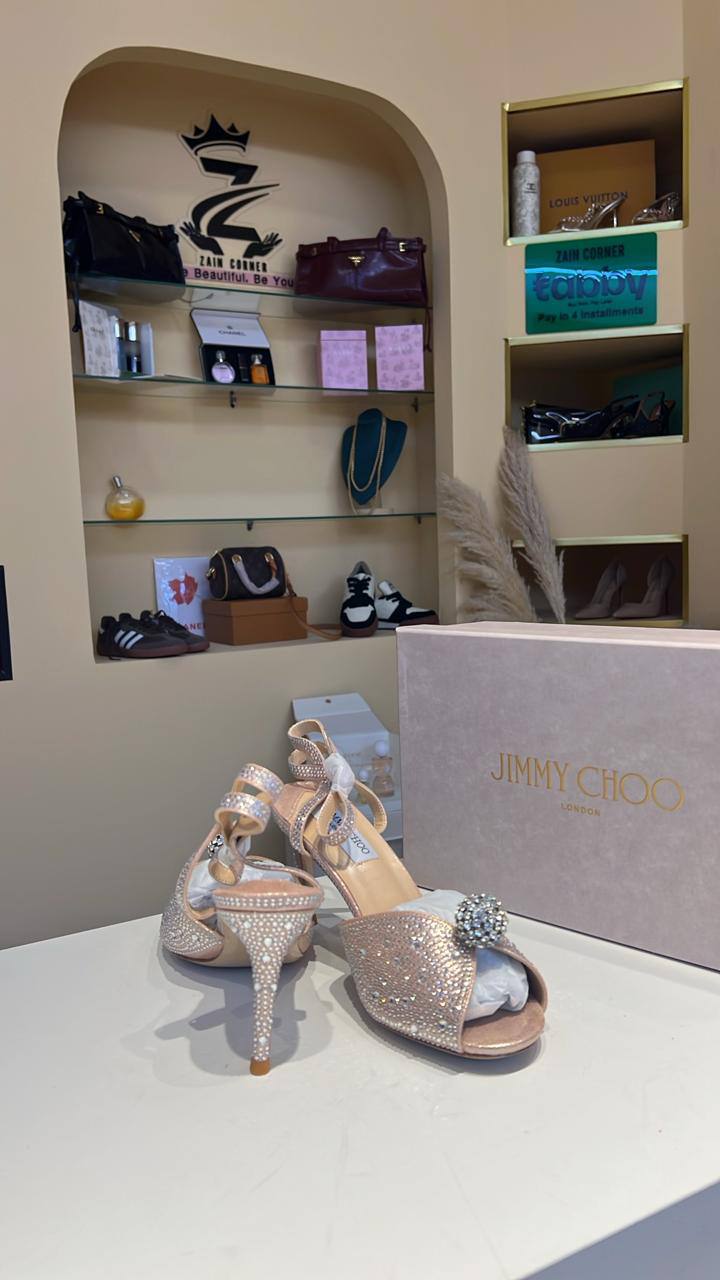 Jimmy choo

36-41
140 dhs 

Zain146
♥️♥️♥️