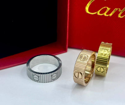 Cartier 🌊*
Ring 💍 size available 👇
6,7,8,9
Stainless steel 💯
With black boxes 🗃️ 
20 dhs🪙🌨️
With normal boxes 📦 
And paper bag🛍️
30 dhs🪙🌨️

Zain216
♥️♥️♥️