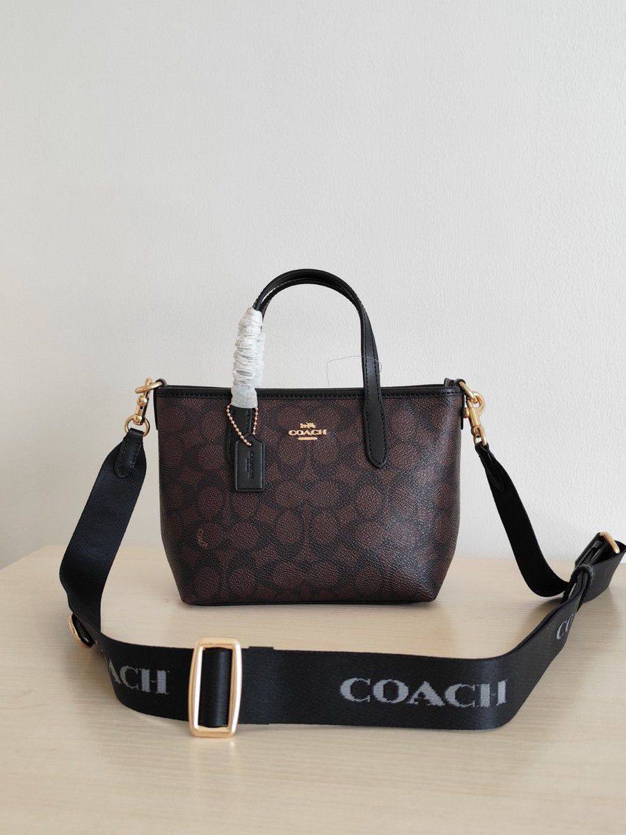 Coach
90 dhs✅ 

with box
🎁🎁🎁

Zain72
♥️♥️♥️