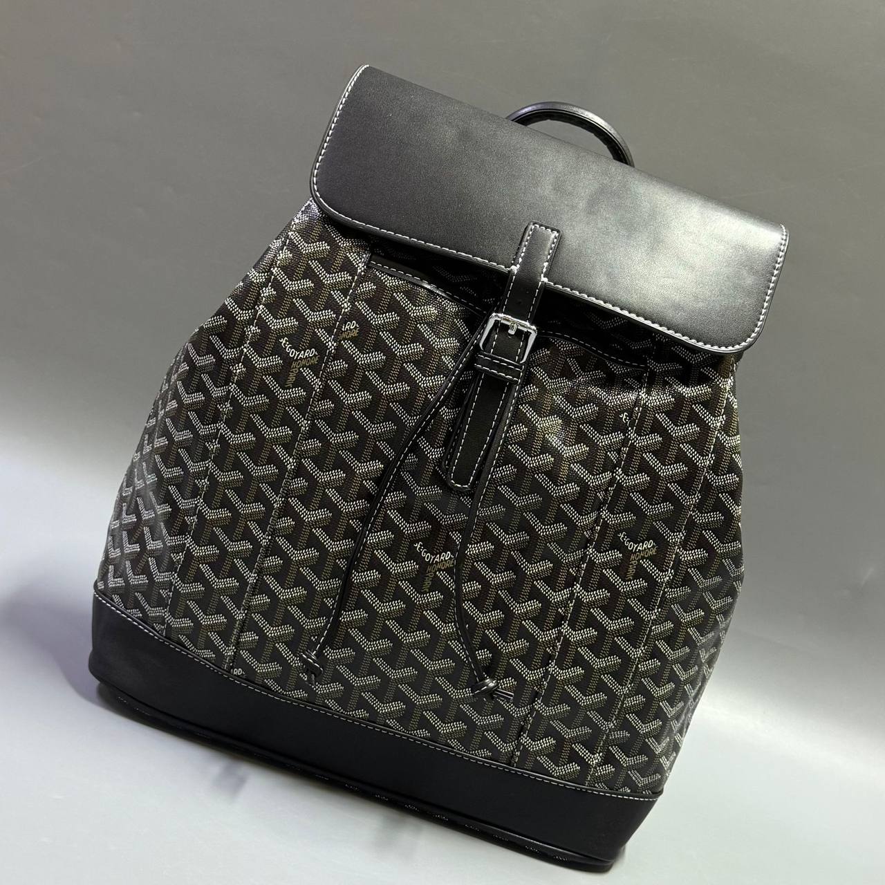 GOYARD 
BACKPACK & SILING BAG NEW CAME GOOD QUALITY 
140 dhs✅
SIZE: 37cm

Zain39
♥️♥️♥️
