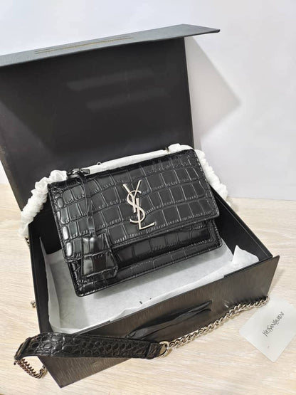 Mixed bags
Gucci
Chanel
Ysl
Dior
Moynat


with box
105 dhs🇦🇪🇦🇪

Zain26
♥️♥️♥️