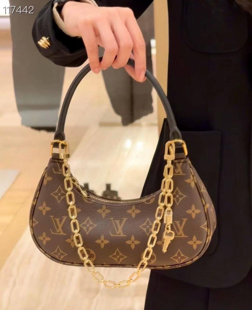 LV Master
280 dhs🪙💚

Zain228
♥️♥️