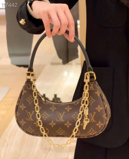 LV Master
280 dhs🪙💚

Zain228
♥️♥️