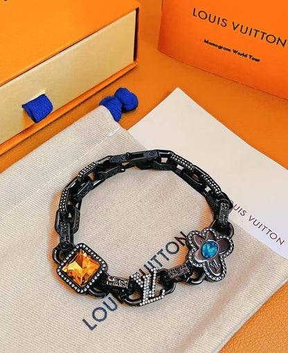 LV Bracelet

Super Master
100 dhs🇦🇪🇦🇪

With Full packing

Zain33
♥️♥️♥️