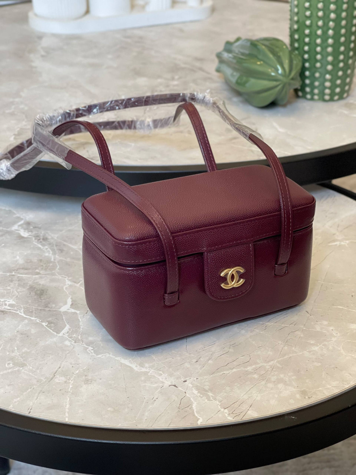 Chanel  ✨💥
Available original box 📦 
With full packing 🎀🎀
Super high quality 💥💥

For Price 👇 WhatsApp✅
0568585901 
0507557372
0552275751 Owner Zain 👌

Zain283
♥️♥️♥️