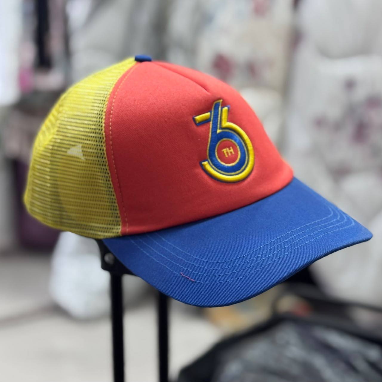 Caps
40 dhs✅

Zain27
♥️♥️♥️