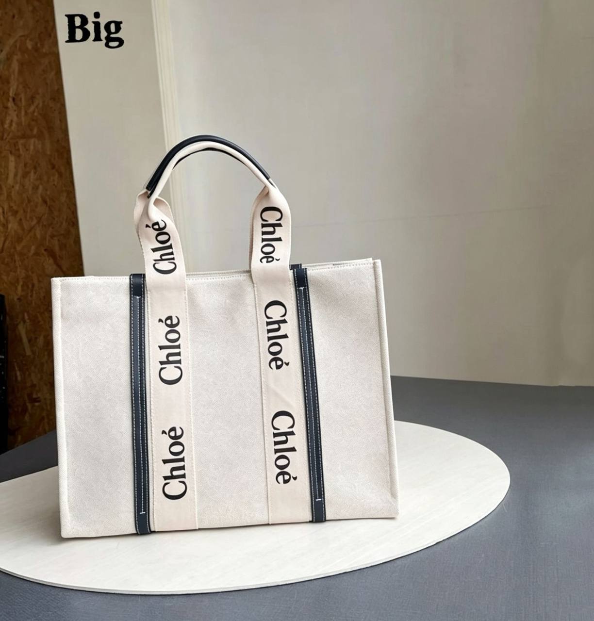 Chloe 
good quality 
Big size 120 dhs✅
Meduim size 110 dhs✅
Small size  100 dhs✅

Zain39
♥️♥️♥️