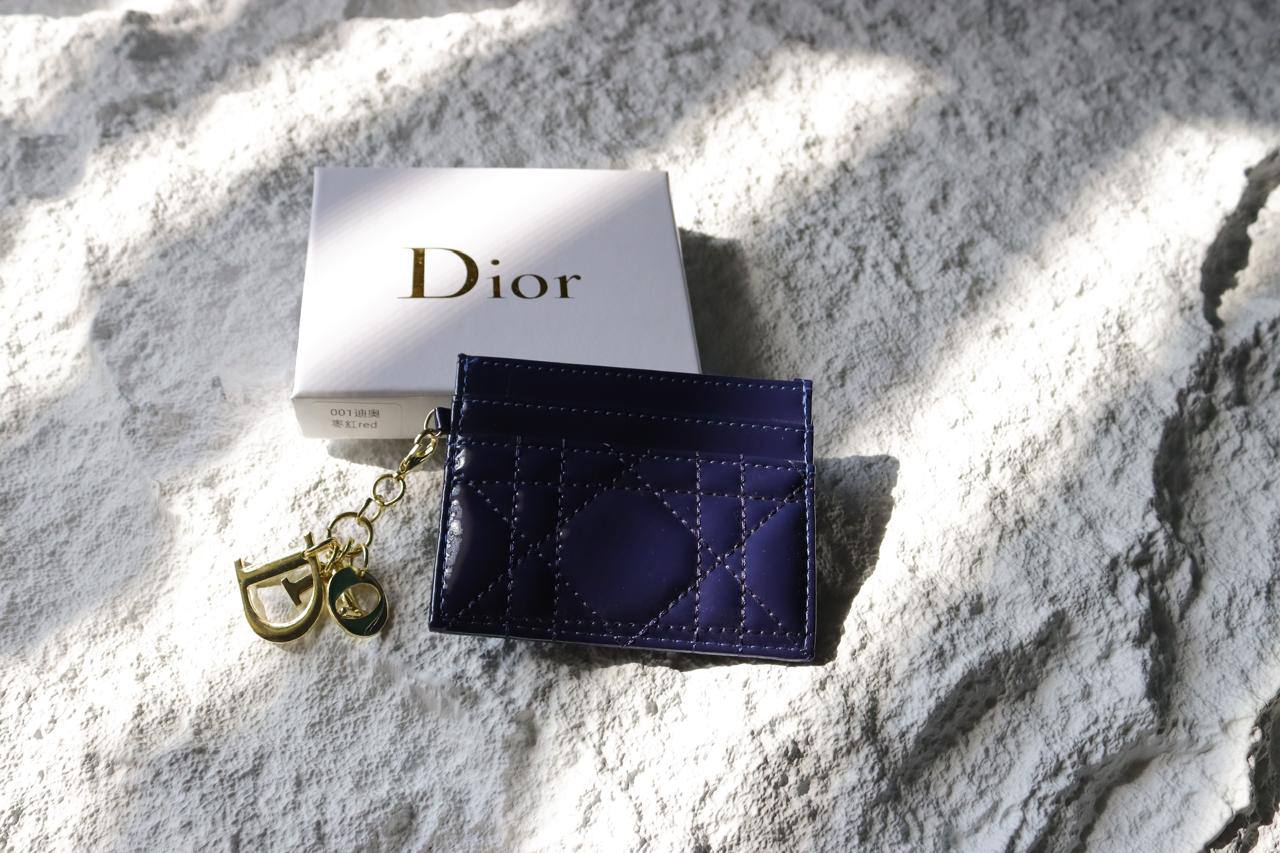 Card holder 
45 dhs🪙🌨️

Zain33
♥️♥️♥️
