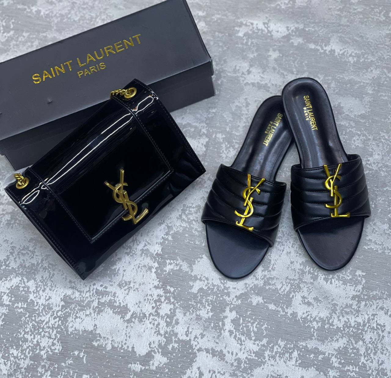 YSL Set
170 dhs✅
Size 36-41

Zain175
♥️♥️♥️