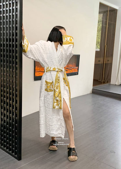 *New collections*                                                
VERSACE BATHROBE
*Super Master quality*
*Sizes:FREE SIZE*

750 dhs🇦🇪🇦🇪

Zain308
♥️♥️♥️