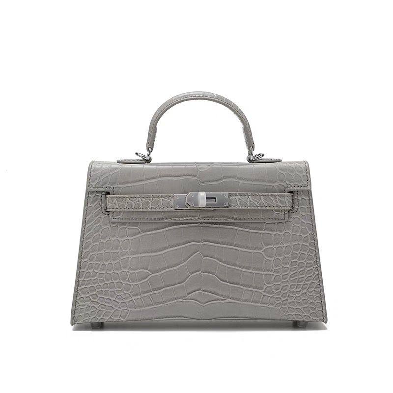 Hermes
High quality
115 dhs💓

Zain136
♥️♥️♥️