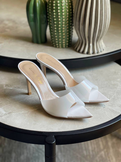 GIANVITO ROSSI
Vip quality
Size:36 to 41
450 dhs✅

Zain113
♥️♥️♥️