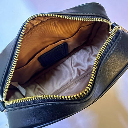 COACH 
HIGH QUALITY 
WITH BOX 

90 dhs💓

Zain17
♥️♥️♥️